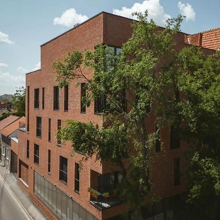 26Bricks Luxury Suites Gran Varadino Esterno foto