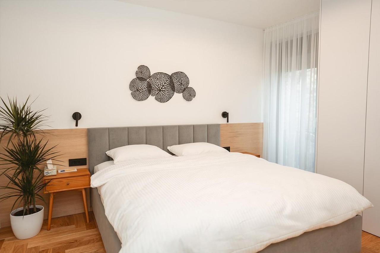 26Bricks Luxury Suites Gran Varadino Esterno foto