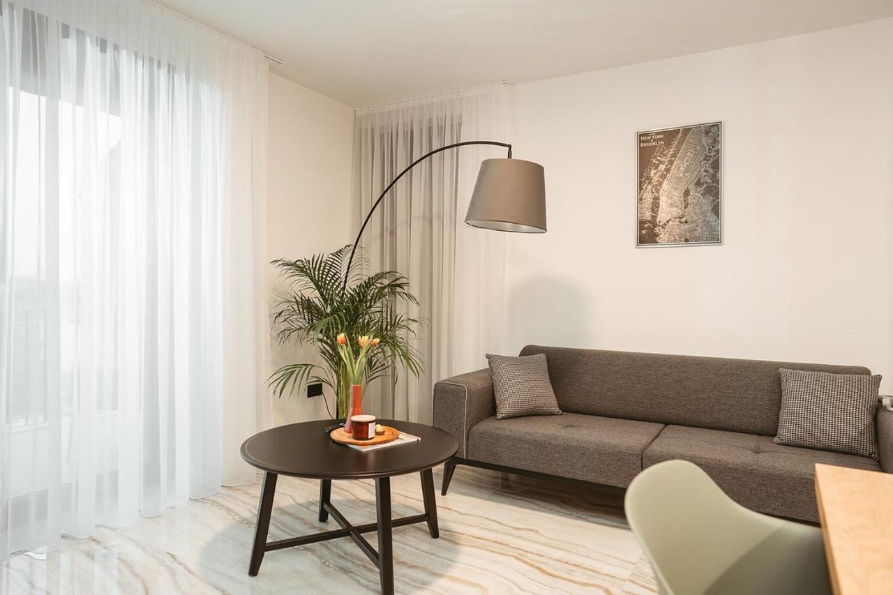26Bricks Luxury Suites Gran Varadino Esterno foto