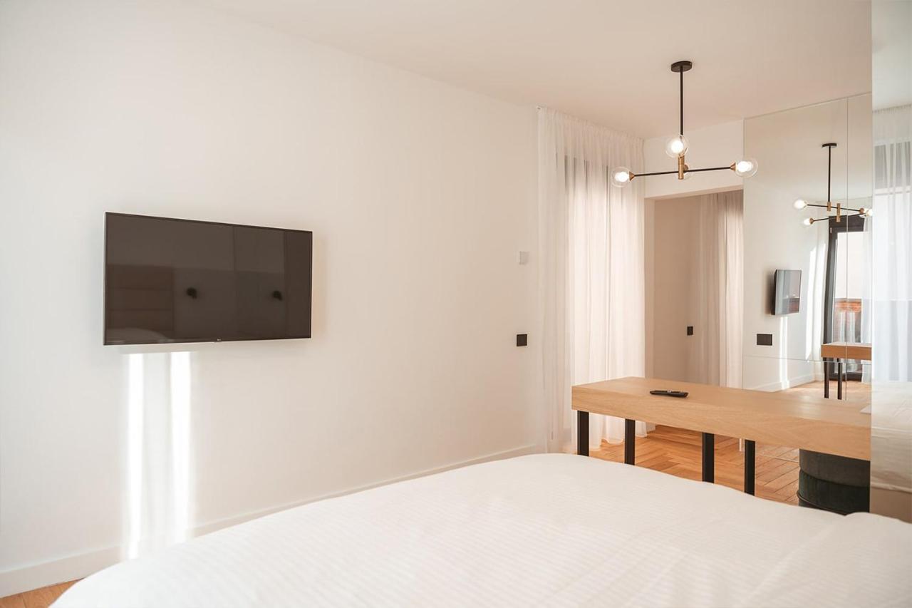 26Bricks Luxury Suites Gran Varadino Esterno foto