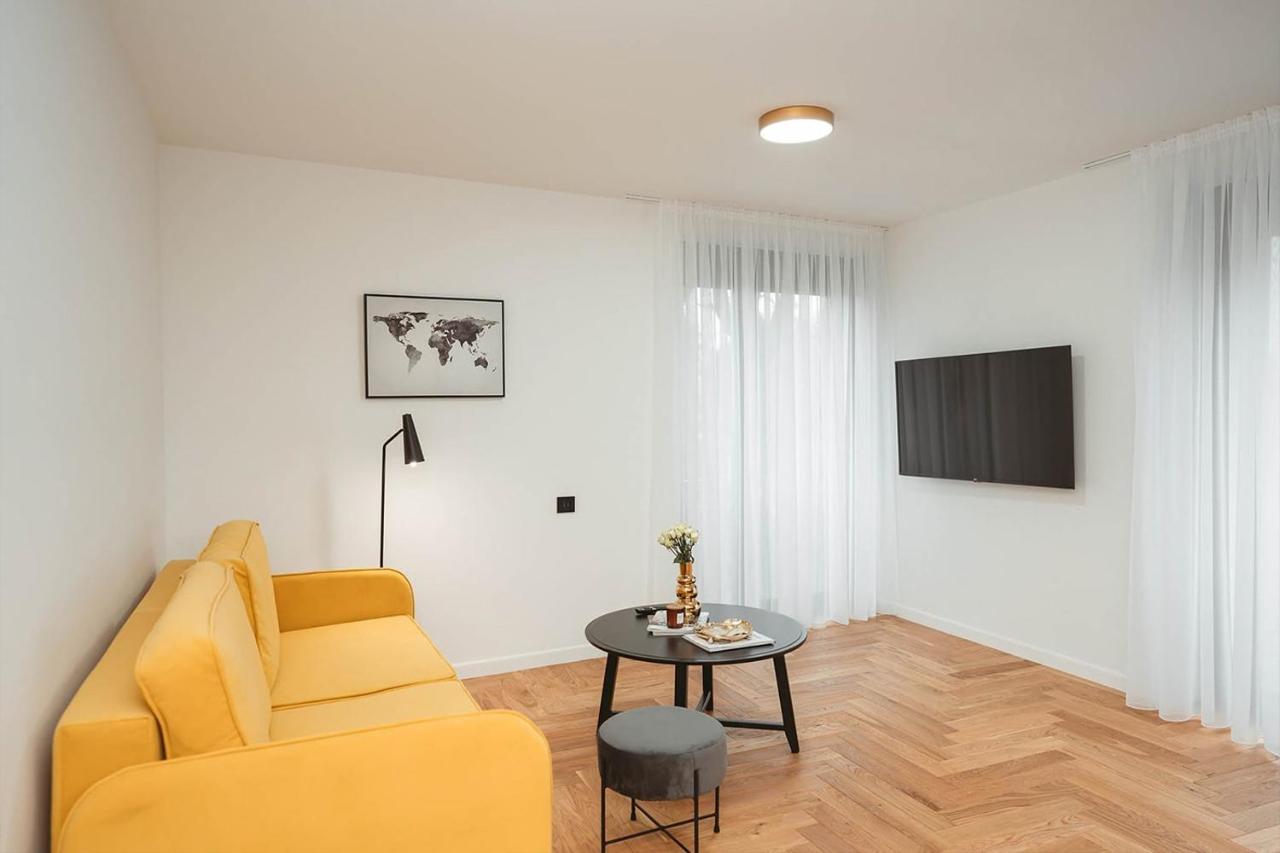 26Bricks Luxury Suites Gran Varadino Esterno foto