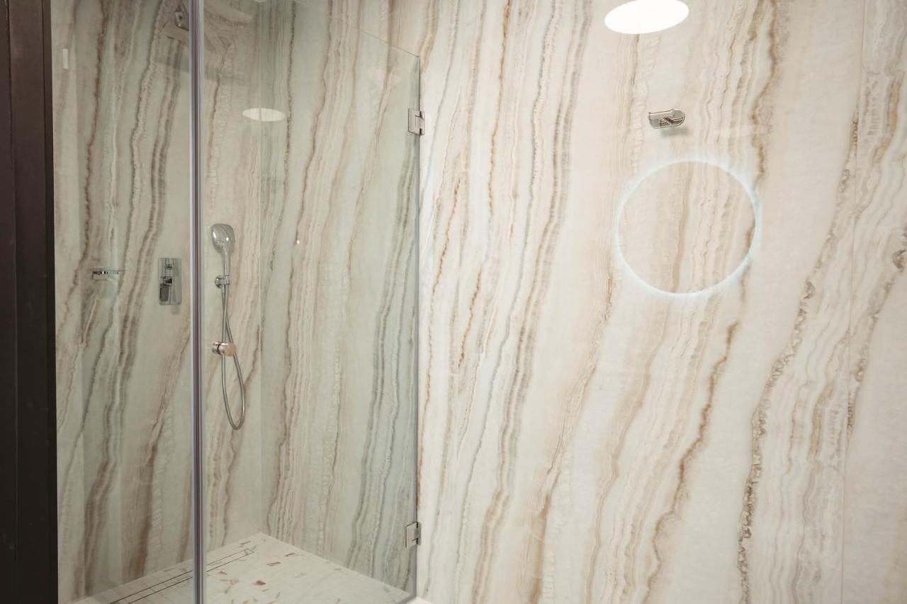 26Bricks Luxury Suites Gran Varadino Esterno foto