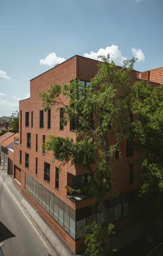 26Bricks Luxury Suites Gran Varadino Esterno foto
