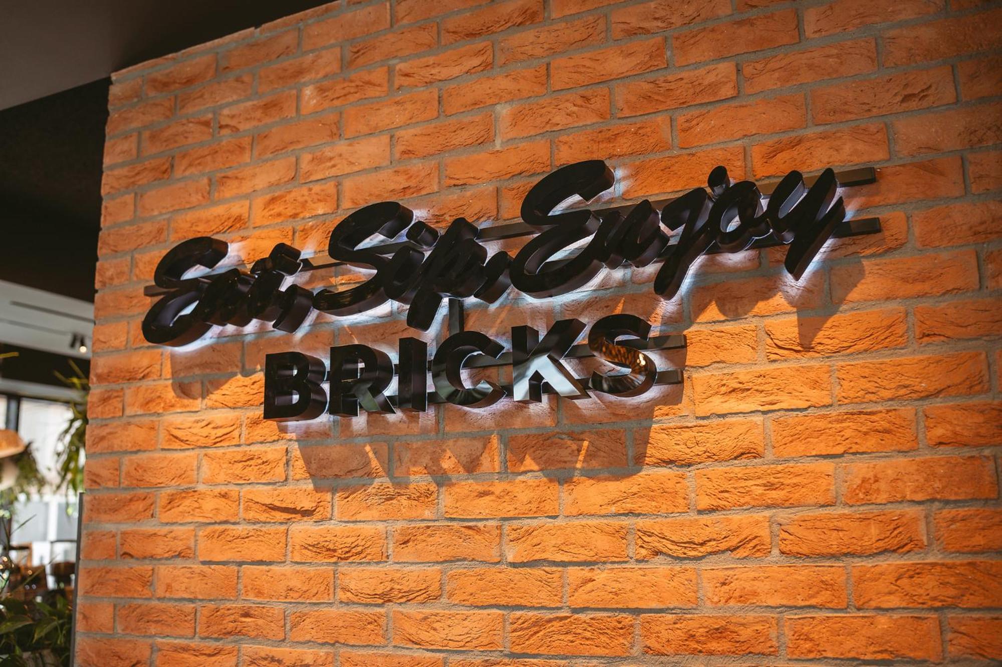 26Bricks Luxury Suites Gran Varadino Esterno foto